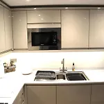 1 Bedroom Stylish *