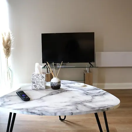 Apartment 1 Bedroom Stylish *