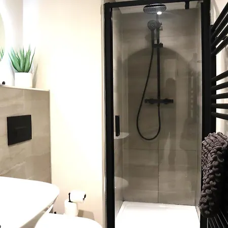 1 Bedroom Stylish Апартаменти Лідс